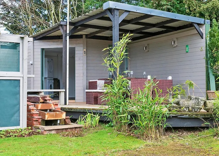Finest Retreats - Garden Lodge
