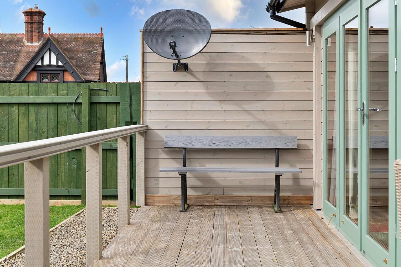 Finest Retreats - Garden Holiday home *