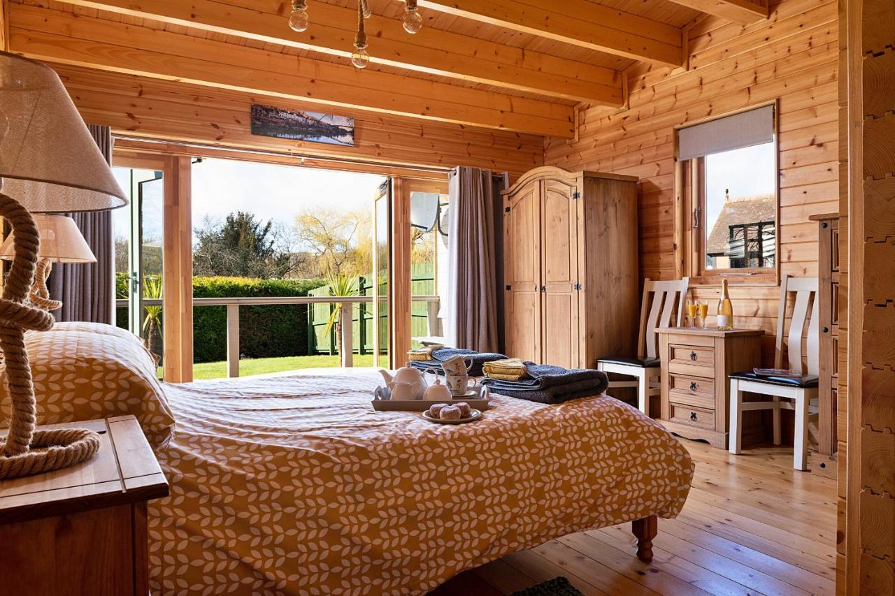 Finest Retreats - Garden Holiday home